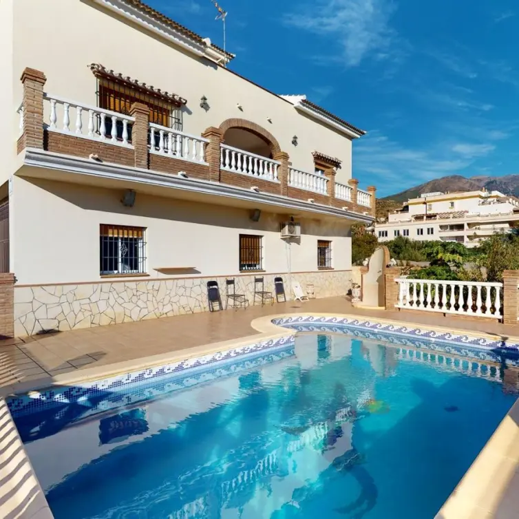 Venta de villa independiente en Alcaucín