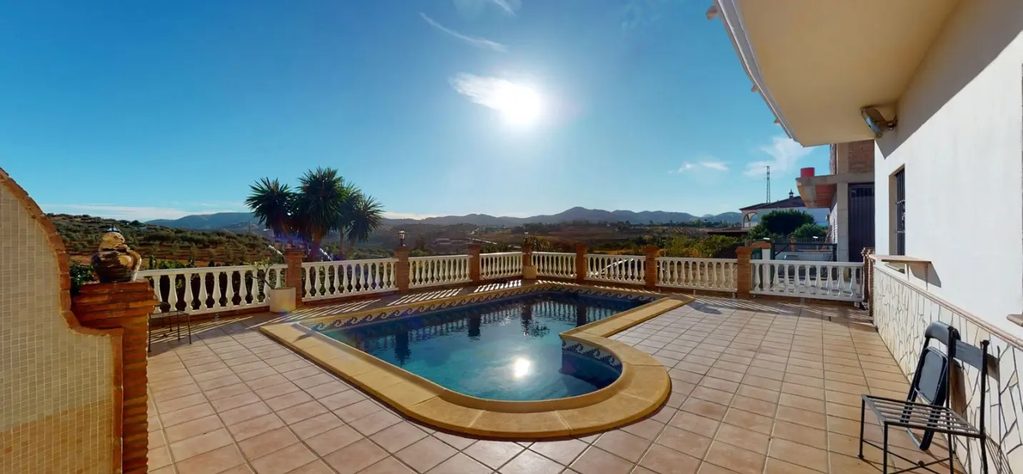 Venta de villa independiente en Alcaucín 1