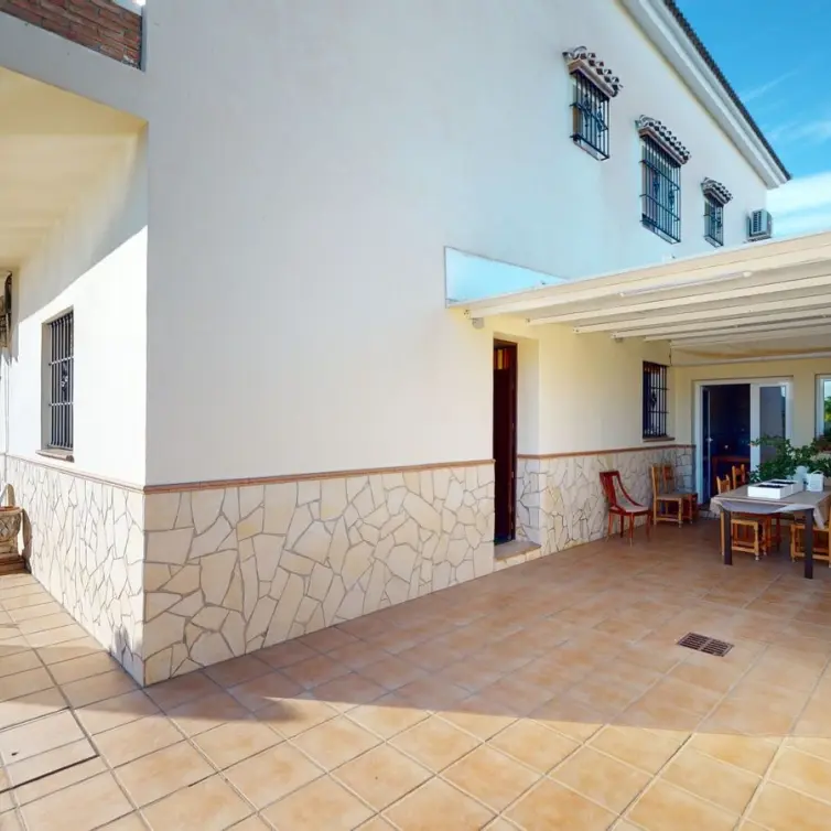 Venta de villa independiente en Alcaucín