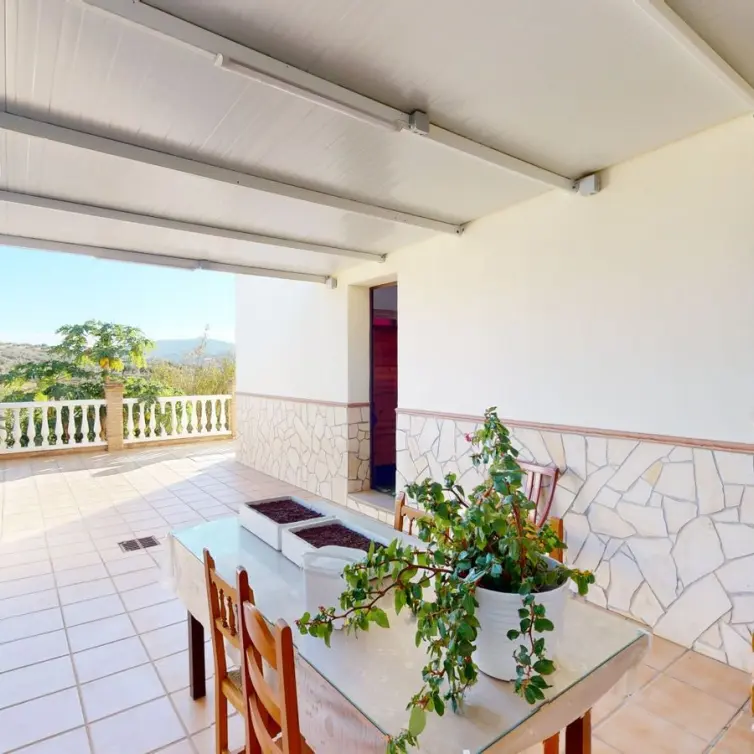 Venta de villa independiente en Alcaucín