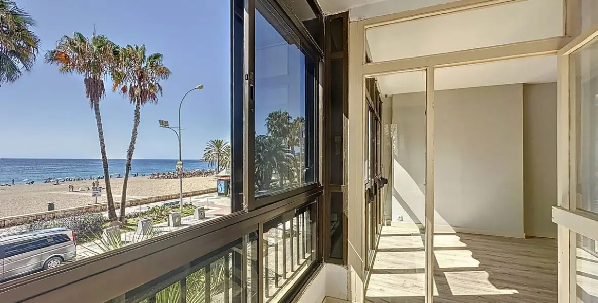 Sale of middle floor apartment in Malagueta 4