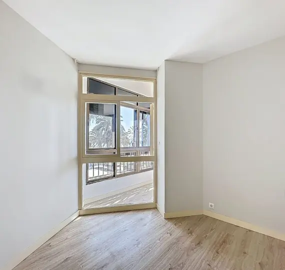 Продажа апартаментов на среднем этаже в Malagueta