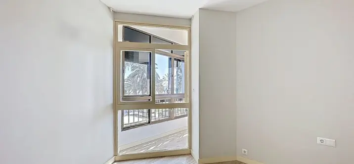 Продажа апартаментов на среднем этаже в Malagueta 4