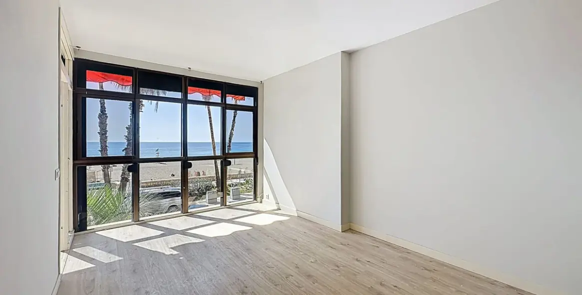 Sale of middle floor apartment in Malagueta 9