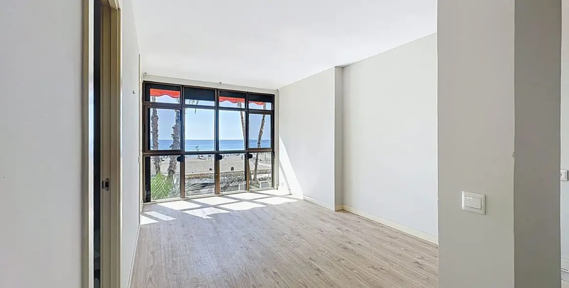 Sale of middle floor apartment in Malagueta 18