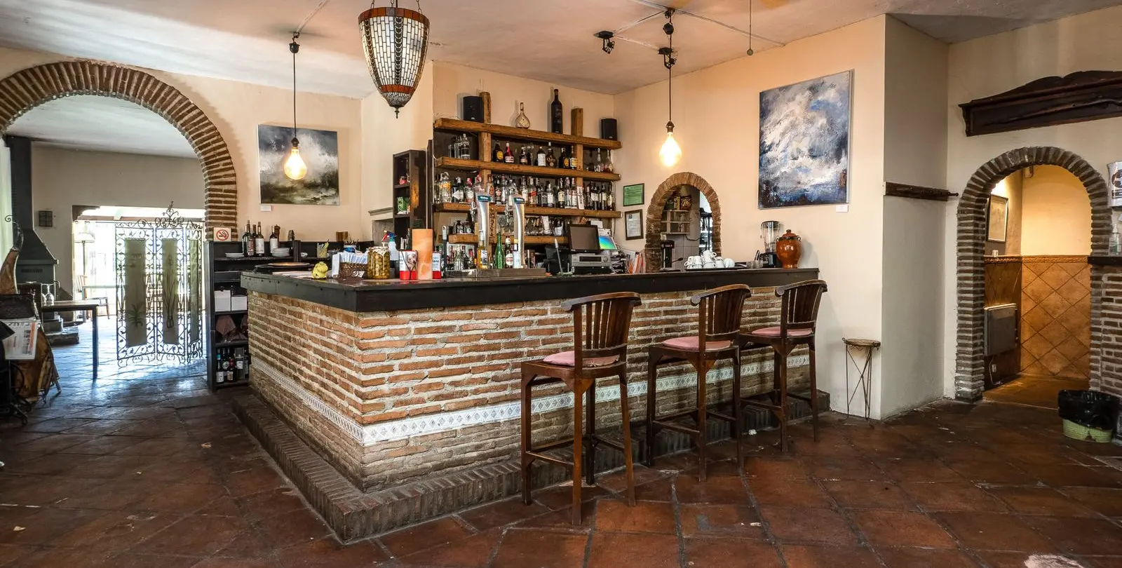 Sale of restaurant in Casares 4