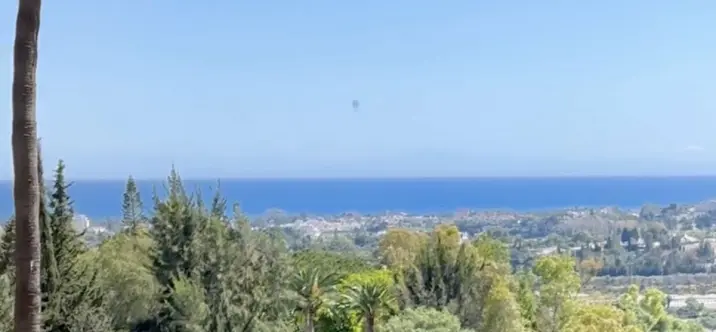 Sale of middle floor apartment in Monte Halcones 2