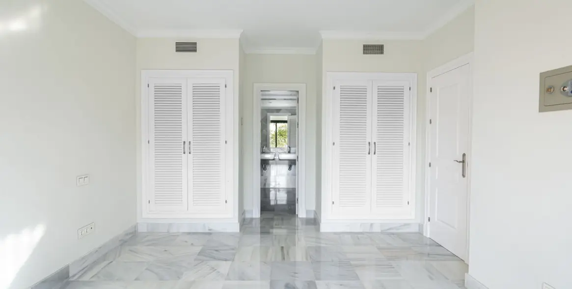 Sale of middle floor apartment in Monte Halcones 11