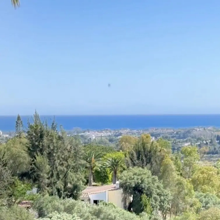 Venta de apartamento en planta media en La Quinta