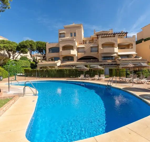 Sale of ground floor apartment in Elviria