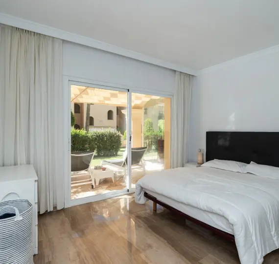 Sale of ground floor apartment in Elviria