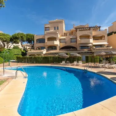 Venta de apartamento en planta baja en Elviria