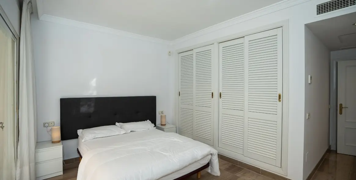 Продажа апартаментов на первом этаже в Elviria 15