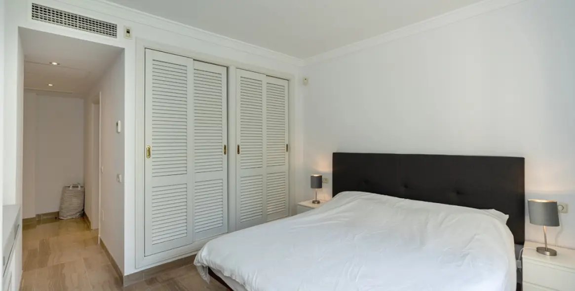 Продажа апартаментов на первом этаже в Elviria 18