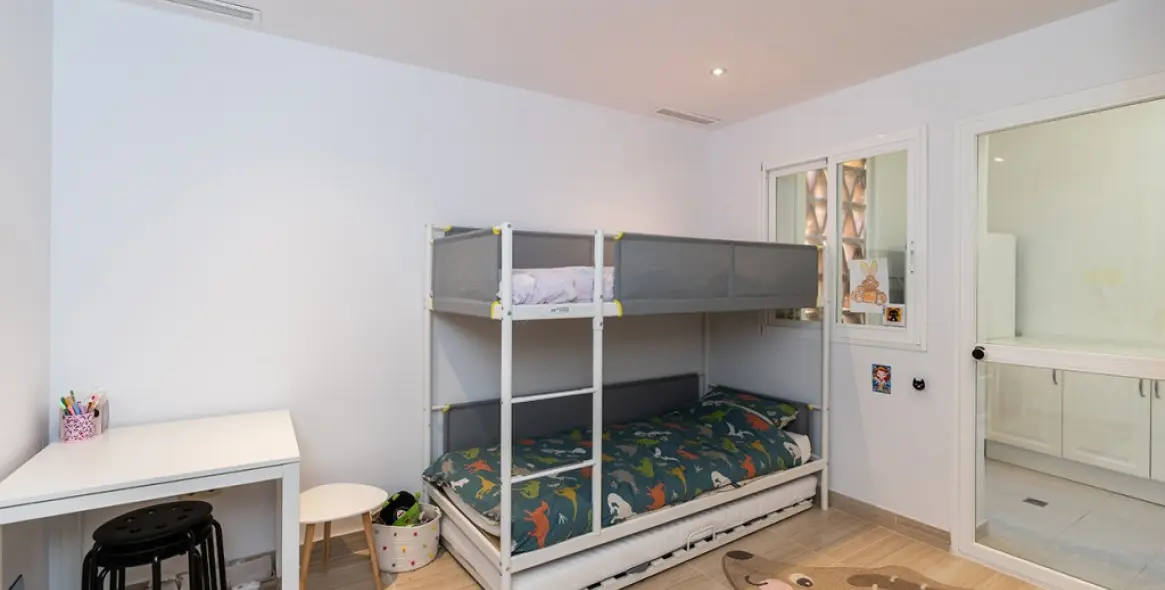 Продажа апартаментов на первом этаже в Elviria 21