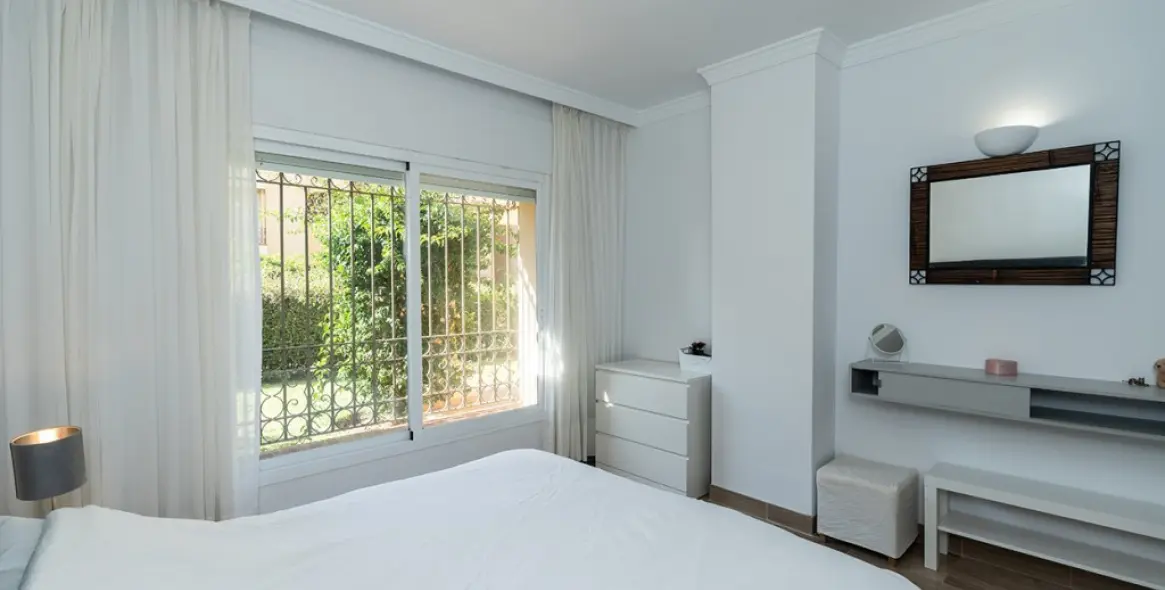 Продажа апартаментов на первом этаже в Elviria 22