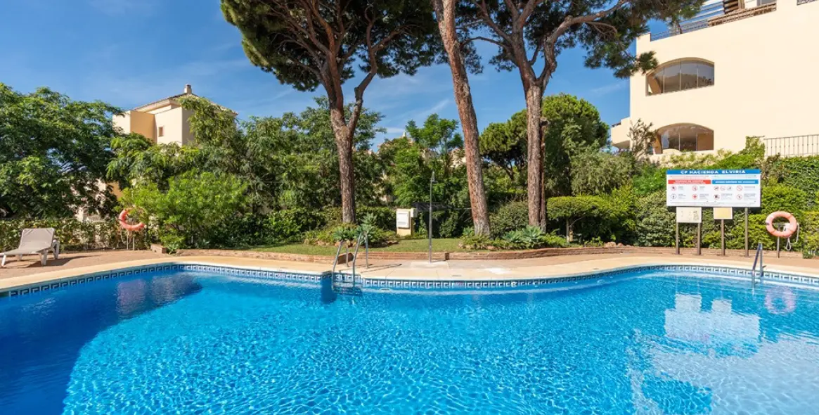 Продажа апартаментов на первом этаже в Elviria 30