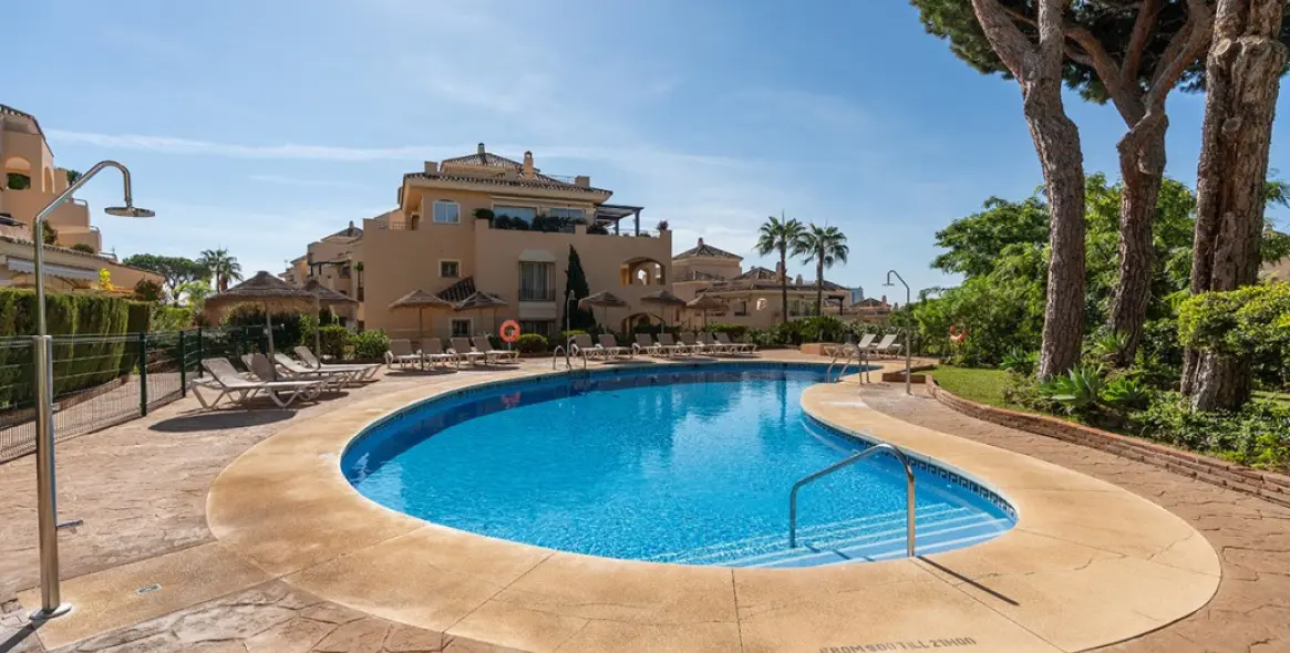 Продажа апартаментов на первом этаже в Elviria 35