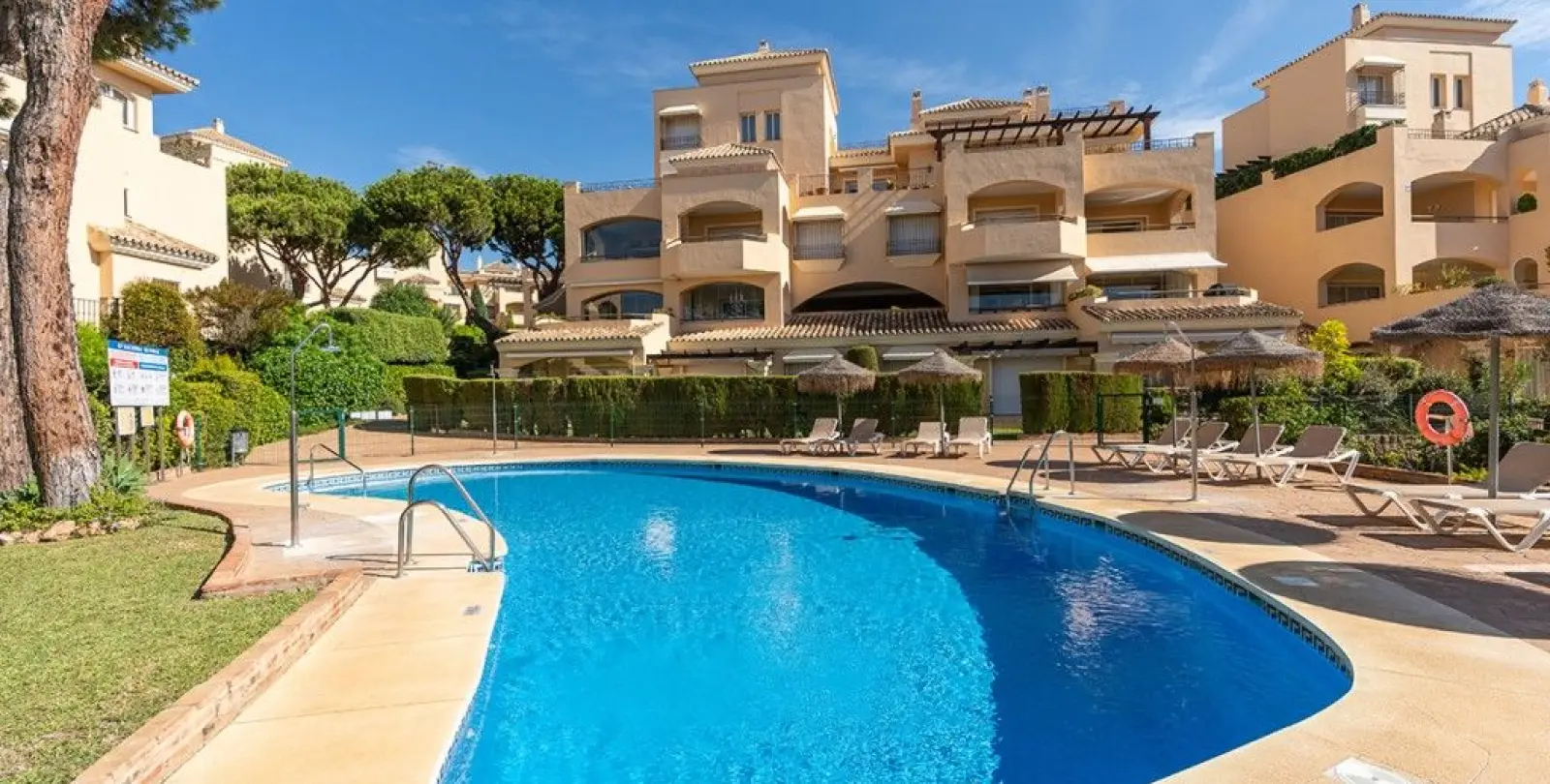 Venta de apartamento en planta baja en Elviria 1