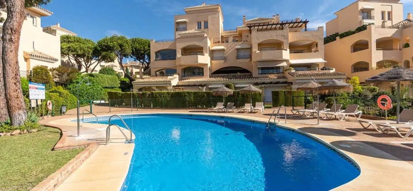 Продажа апартаментов на первом этаже в Elviria 0