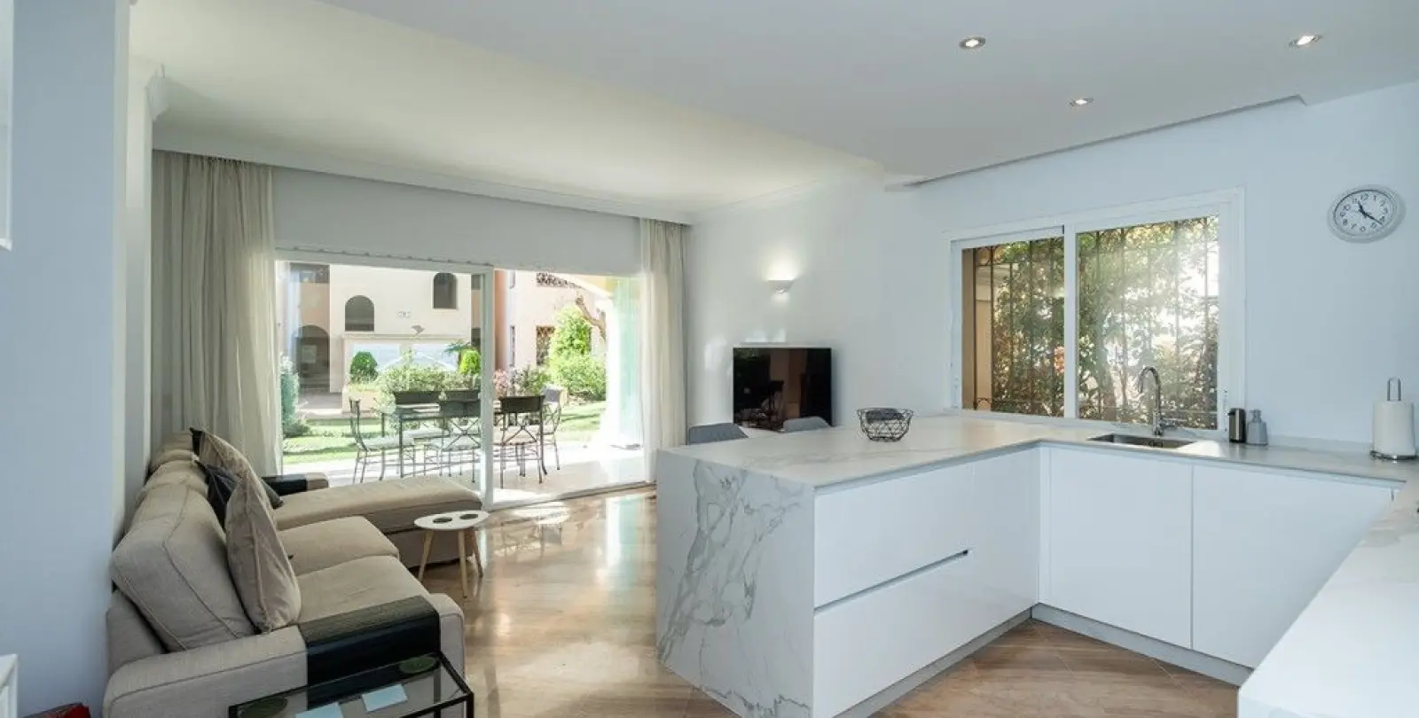 Venta de apartamento en planta baja en Elviria 9