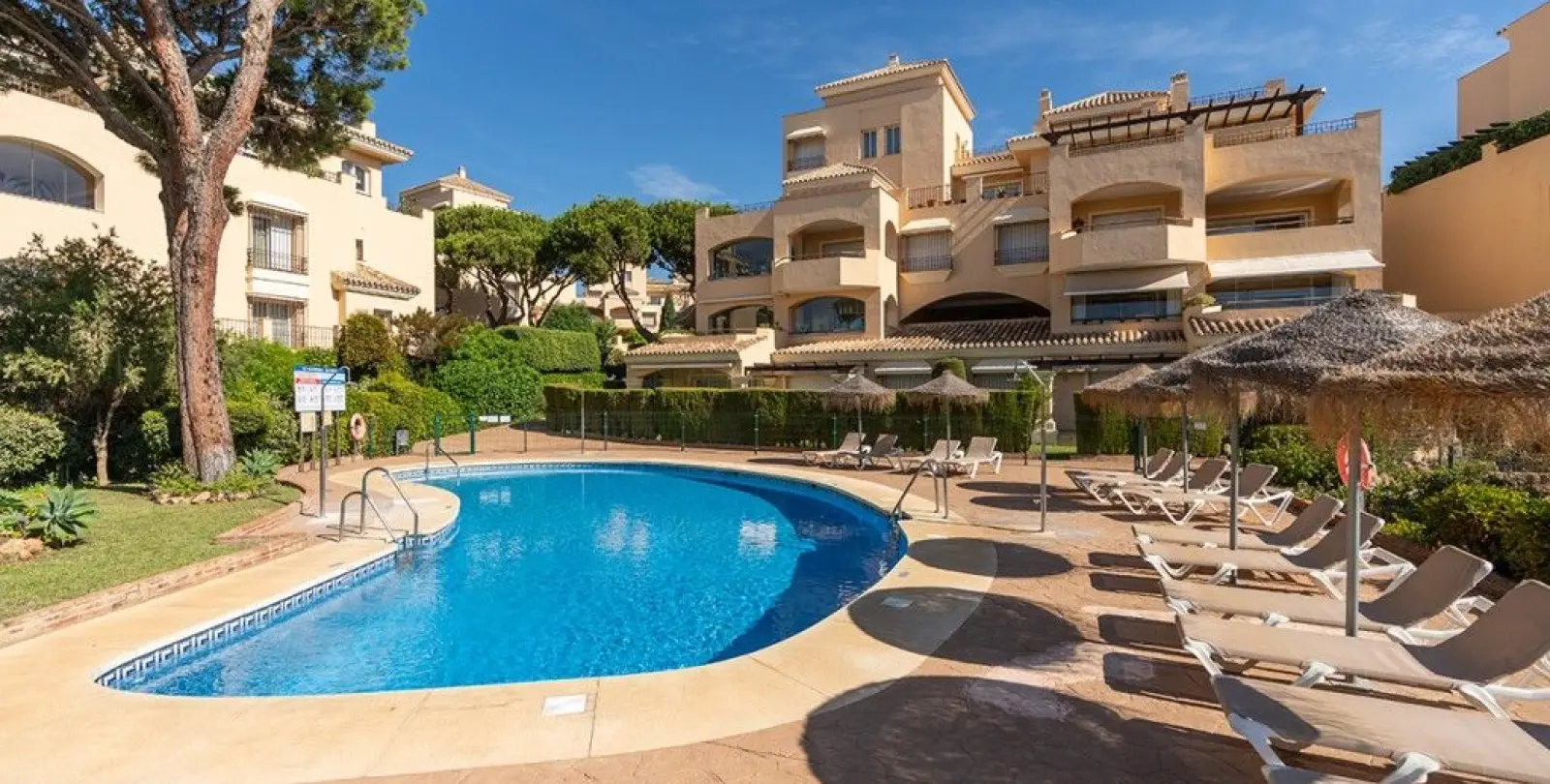 Venta de apartamento en planta baja en Elviria 36