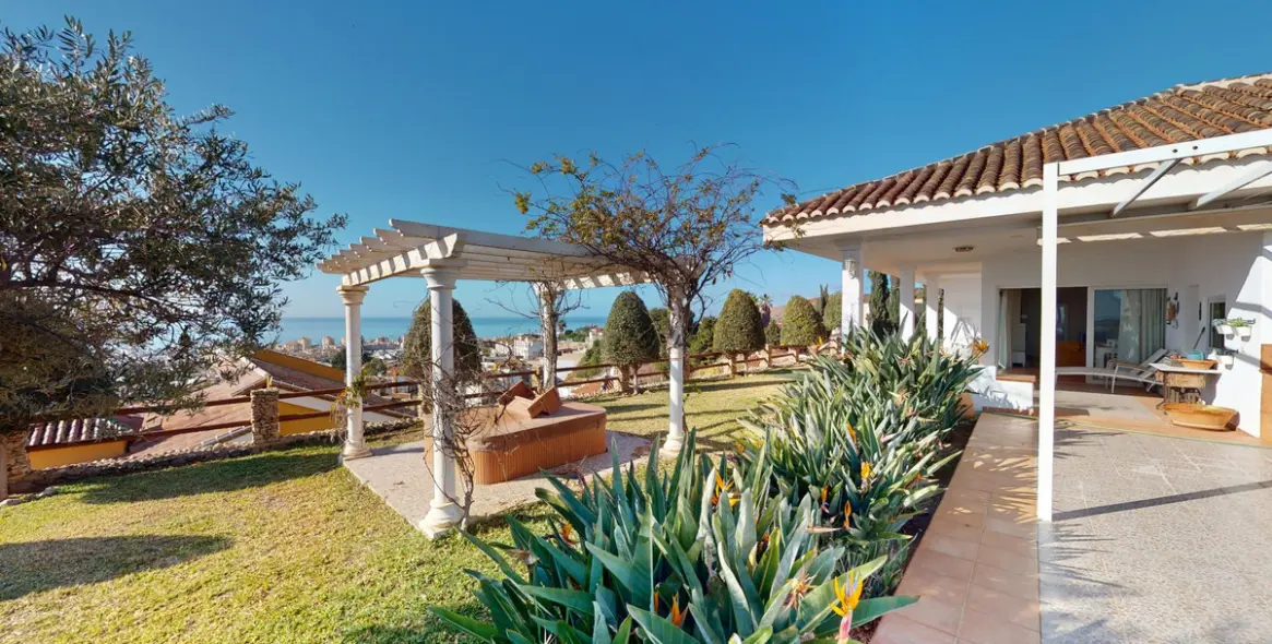 Venta de villa independiente en Torrox 1