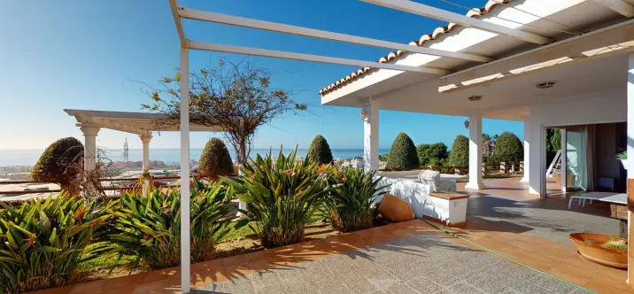 Sale of detached villa in Torrox 1