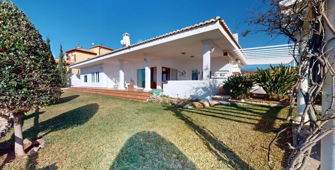 Venta de villa independiente en Torrox 3