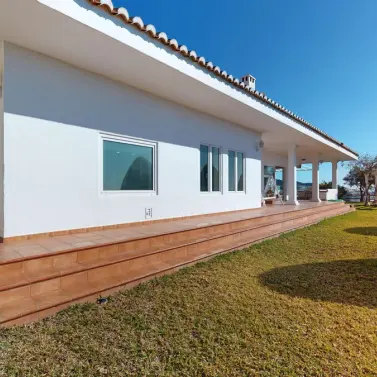 Sale of detached villa in Torrox