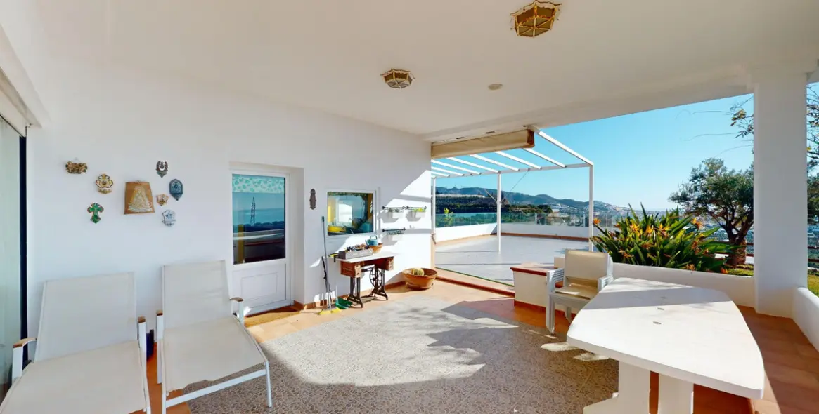 Продажа  отдельно стоящей виллы в Torrox 47