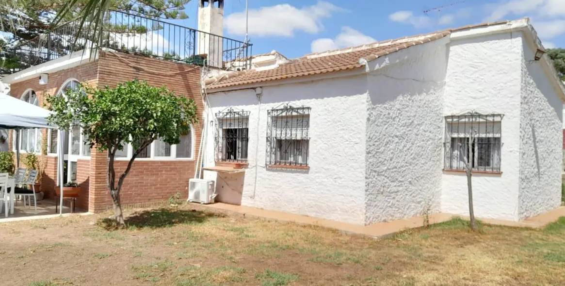 Sale of detached villa in Churriana 1