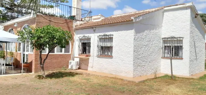Sale of detached villa in Churriana 0