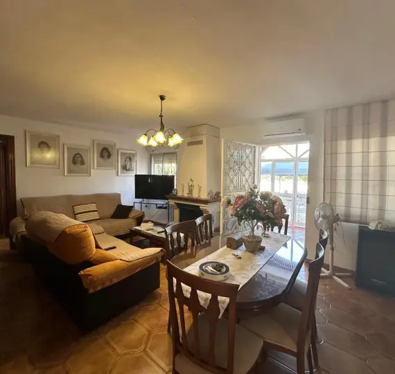 Sale of detached villa in Churriana