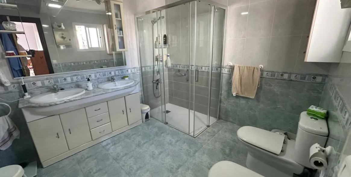 Sale of detached villa in Churriana 19