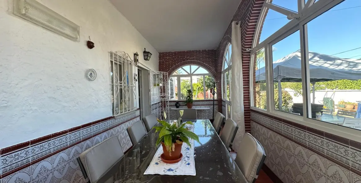 Продажа  отдельно стоящей виллы в Churriana 23