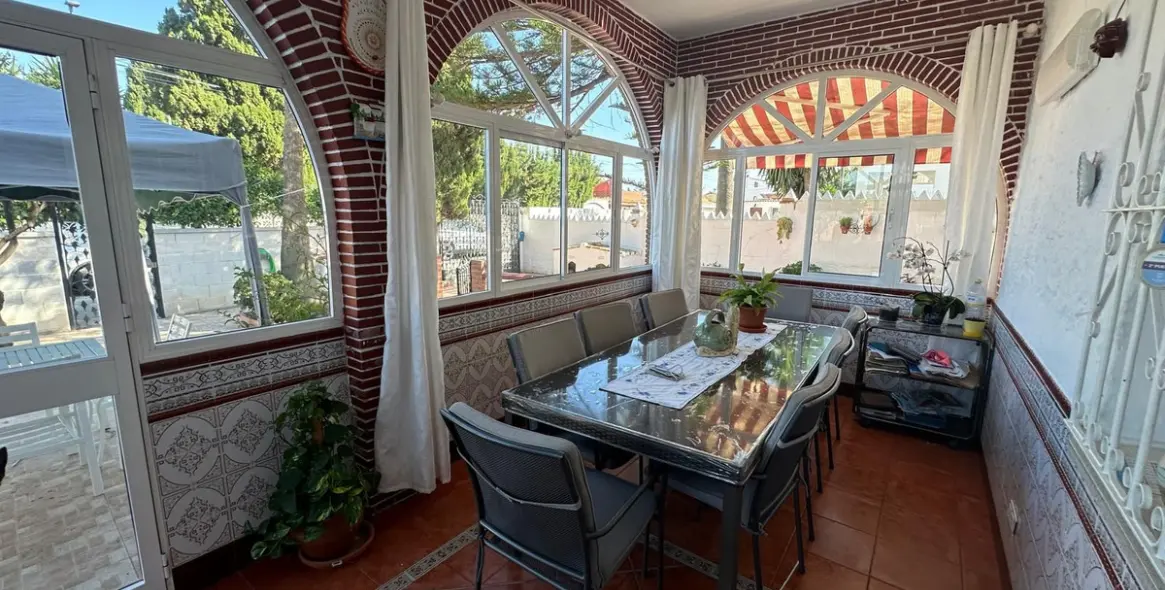 Продажа  отдельно стоящей виллы в Churriana 24