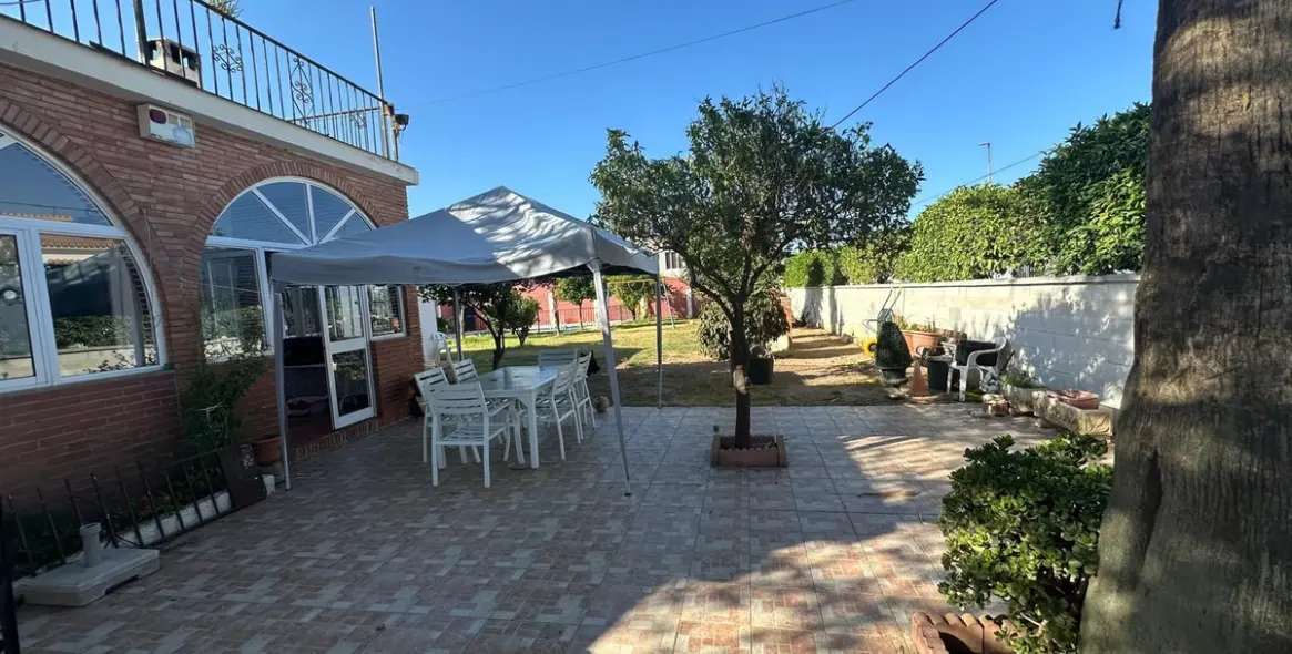 Продажа  отдельно стоящей виллы в Churriana 27