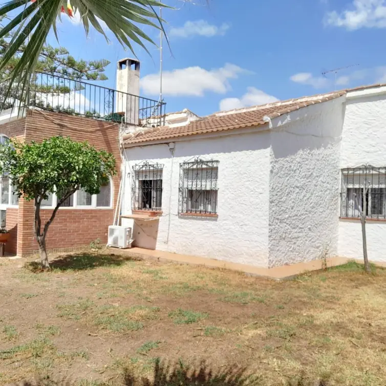 Venta de villa independiente en Churriana