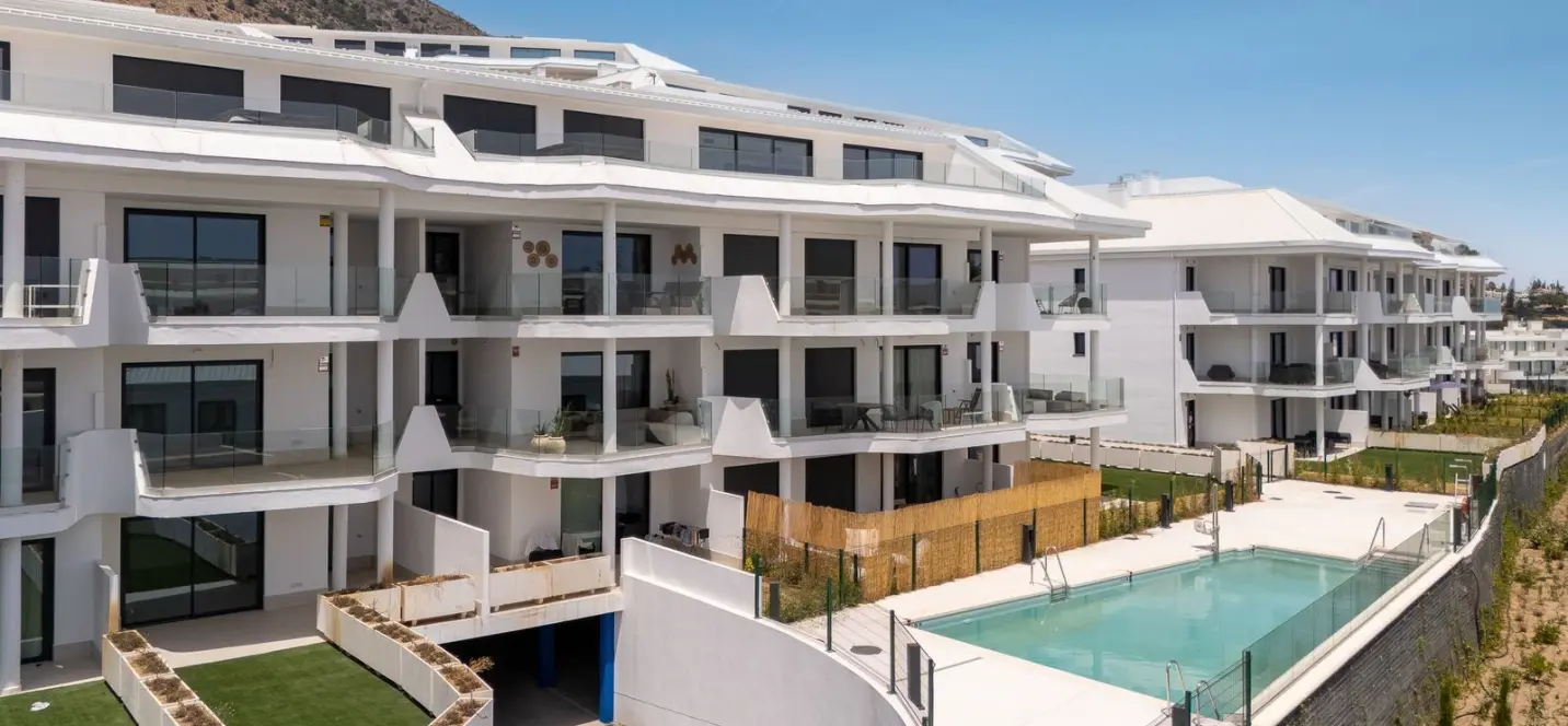 Sale of ground floor apartment in Fuengirola 2