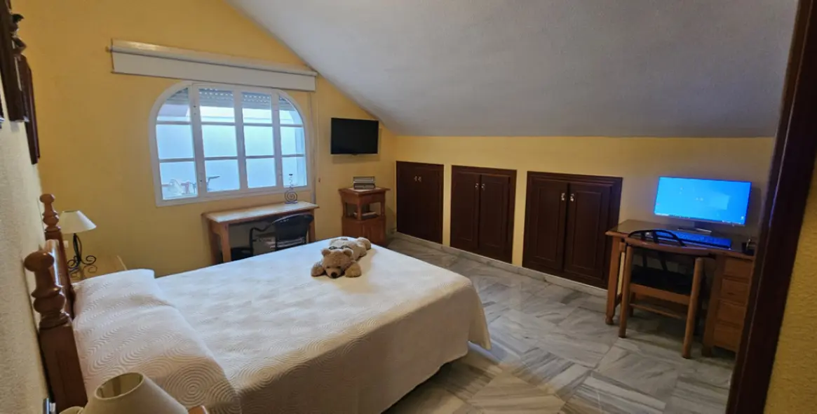 Sale of duplex in Fuengirola 3