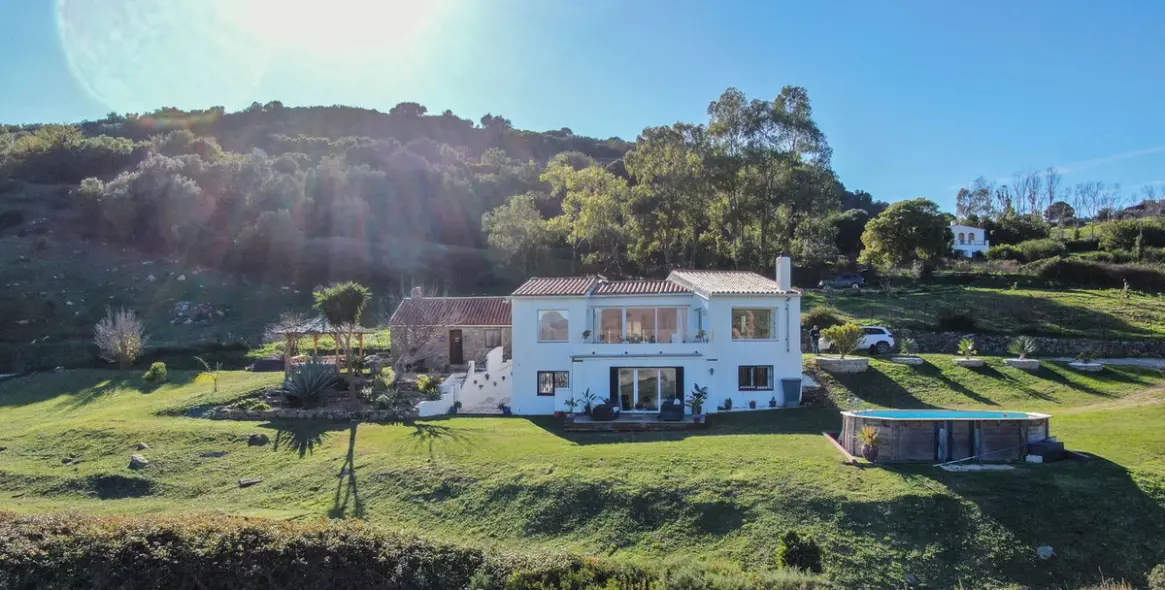 Venta de finca - cortijo en Casares 1