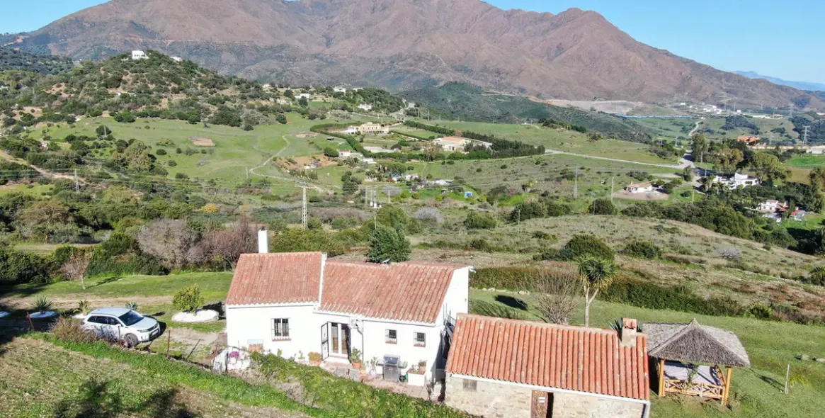 Venta de finca - cortijo en Casares 3