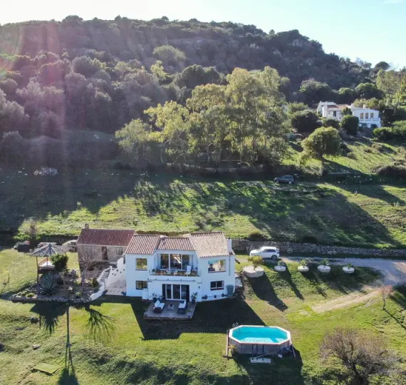 Venta de finca - cortijo en Casares