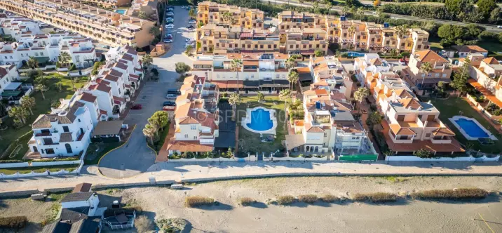 Sale of semi-detached house in Casares Playa 1