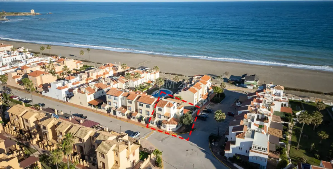 Venta de casa pareada en Casares Playa 69