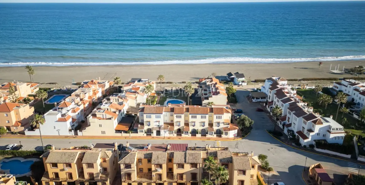 Venta de casa pareada en Casares Playa 70