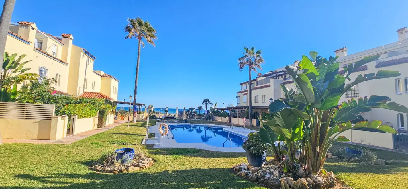 Sale of semi-detached house in Casares Playa 3