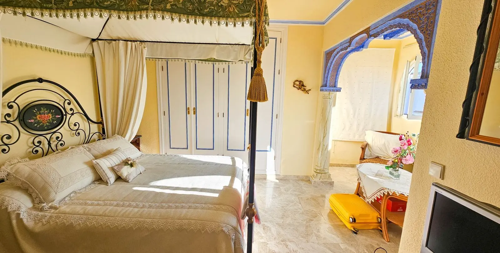 Sale of semi-detached house in Casares Playa 26