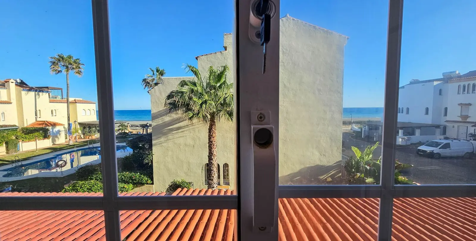 Sale of semi-detached house in Casares Playa 36